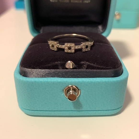 14K White Gold Ring with diamonds - Picture 2 of 6